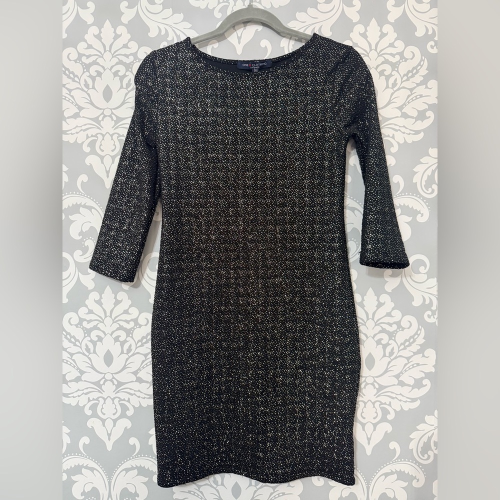 One Love Clothing Metallic Gold‎ Black Dress